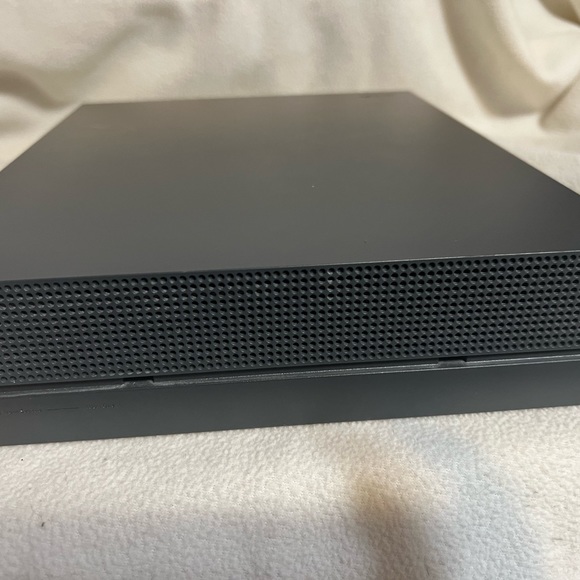 Gold Rush Special Edition X Box One X 500 gb Console - Picture 14 of 14